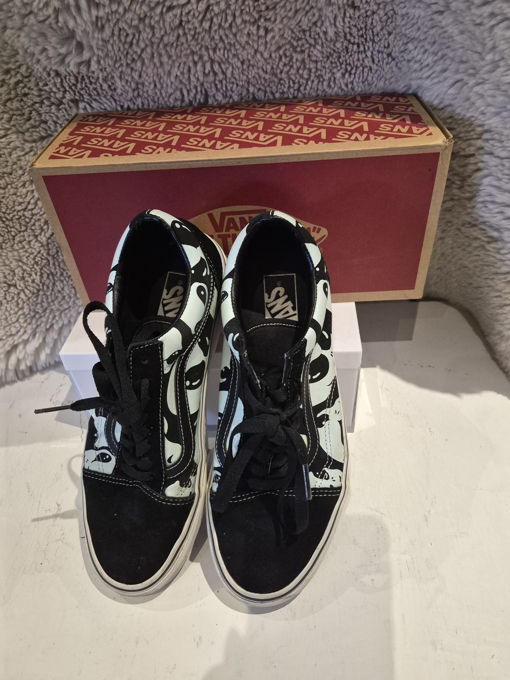 Vans Sk8-Hi Black & Mint Yin-Yang Skate Shoes Glow In The Dark.